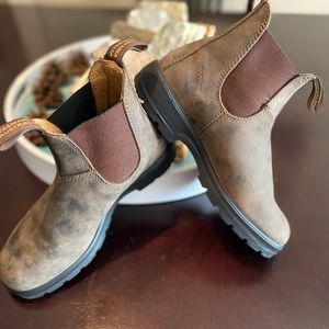 Classic Rustic Brown Blundstones Size 7.5 Womens